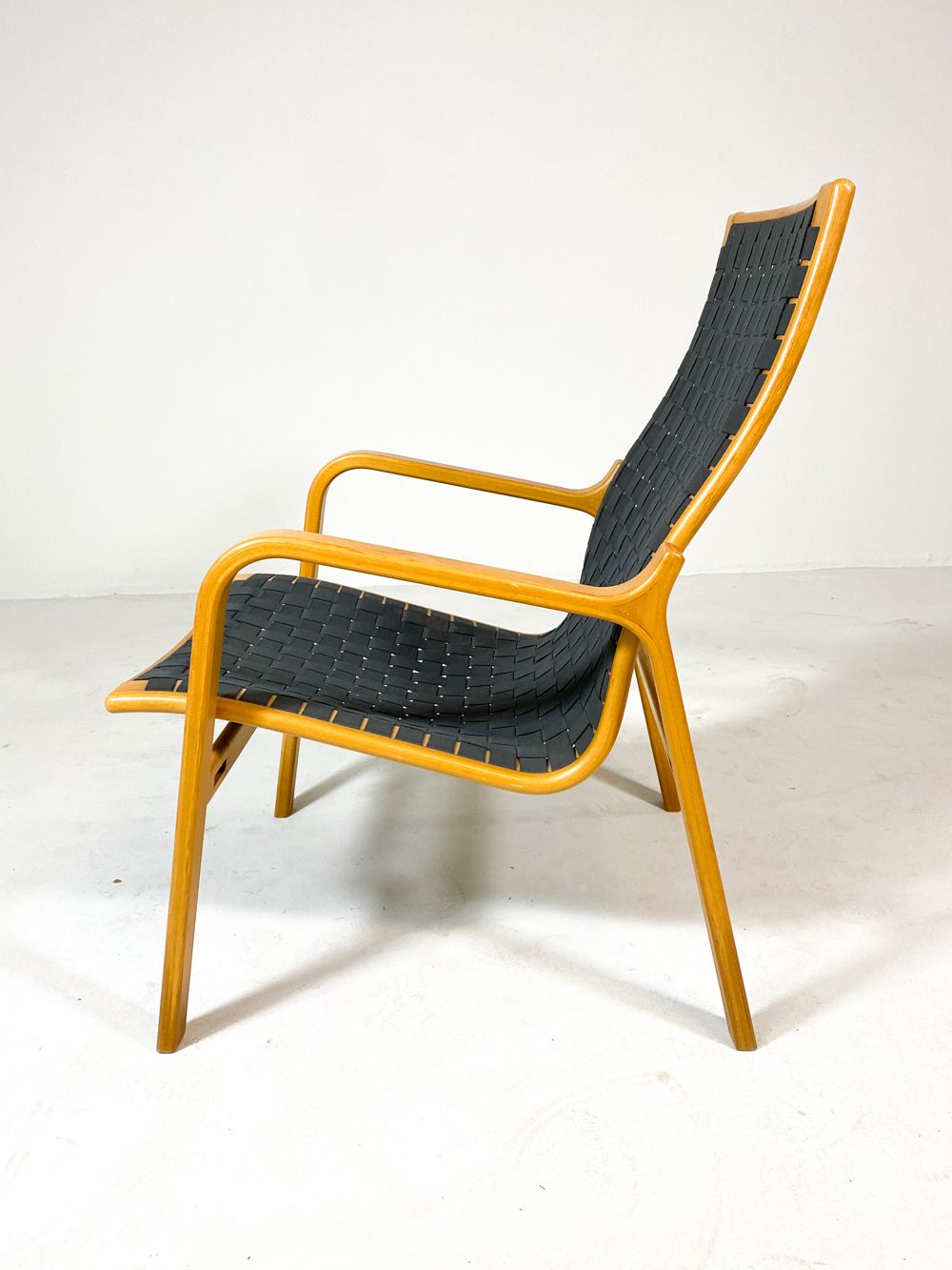 Scandinavian Bentwood Lounge Chair
