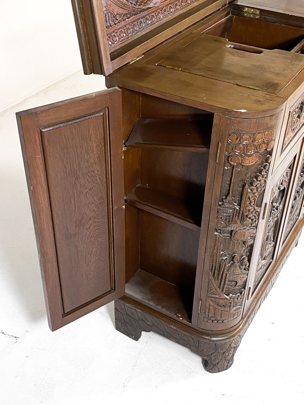 George Zee & Co Style Mahogany Dry Bar